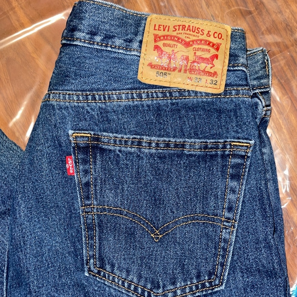 Men Levi 505. Waist 33 length 32.